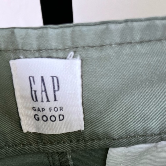 GAP Sage Green Shorts Size 6 5” length - Picture 3 of 4